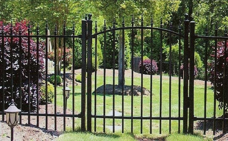 St. Augustine style aluminum fence - Model 302
